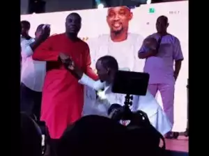 Video: kwam 1 Prays & Sings For Pasuma As He Kneels For Him At His 50th Grand Finale Birthday Party